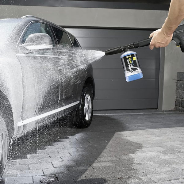 4-Kärcher-62957500-1-L,-3-in-1-Car-Shampoo-Plug-and-Clean,-Pressure-Washer-Detergent